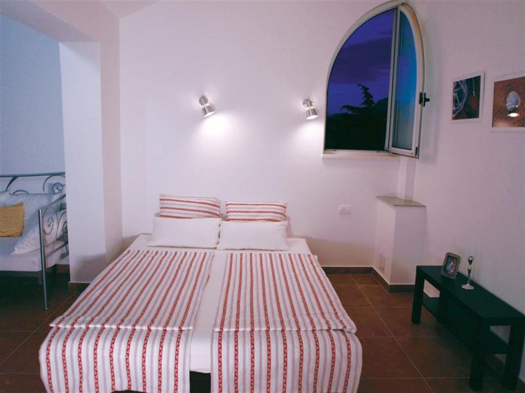 Apartments Issa Makarska Cameră foto